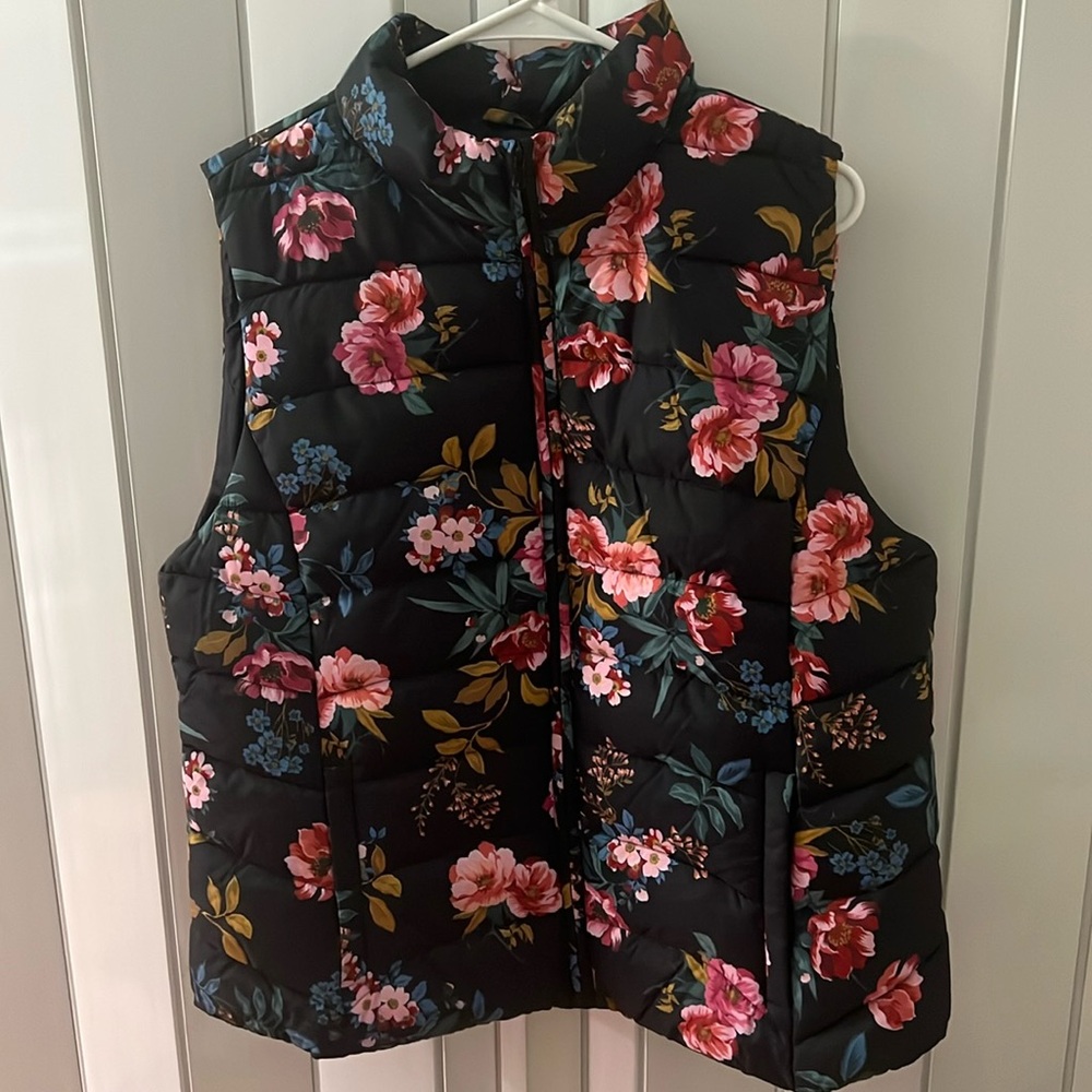 LOFT Puffer Vest